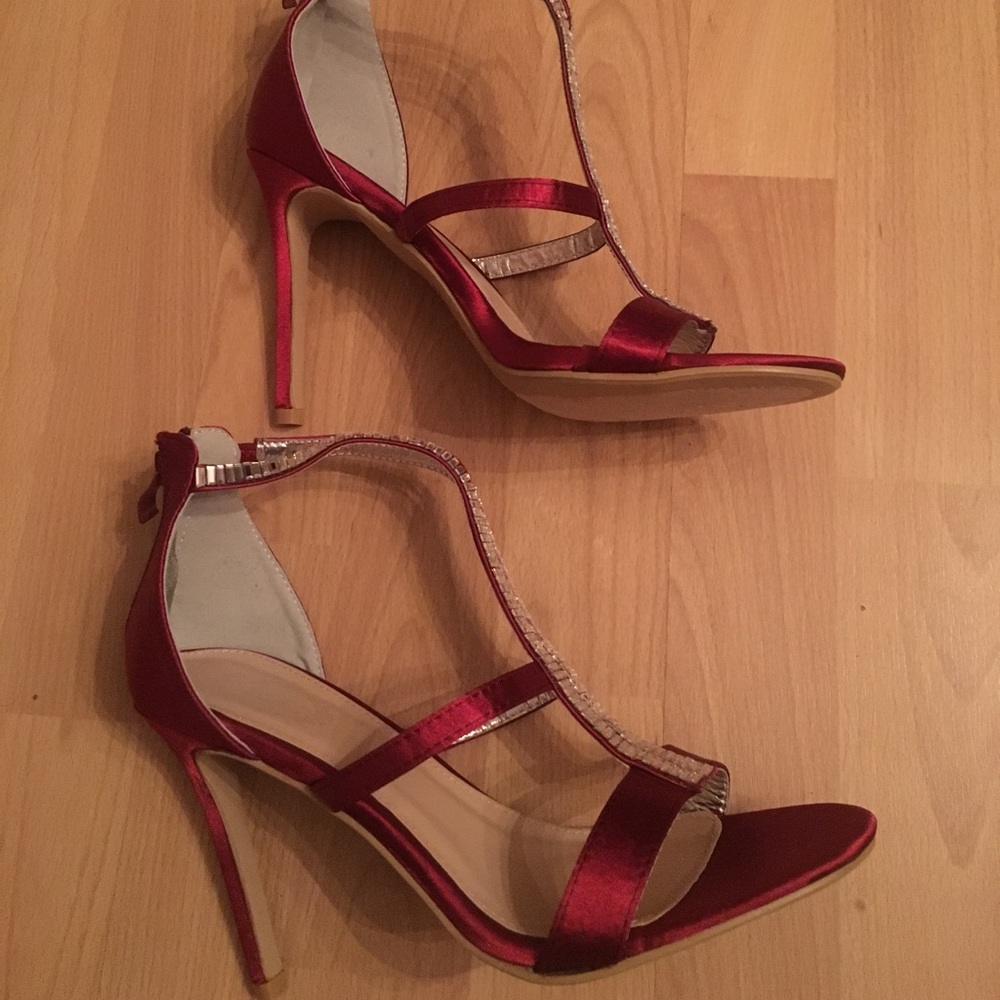 Beautiful Italina heels sandals size 10